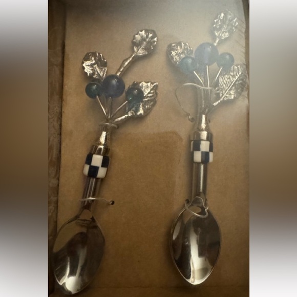 MacKenzie-Childs “BLUEBERRY” Retired NEW IN BOX! APPETIZER SPOONS - Picture 4 of 4